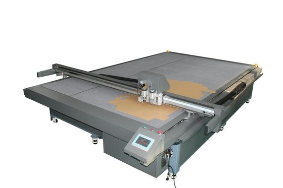 de grote snijmachine van de doossteekproef voor kartondoos, golfdoos, karton boxe met oscillerend mes, en het vouwen van wiel